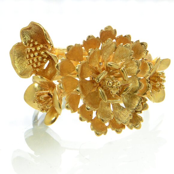 Oscar de la Renta Gold Bold Flower Bracelet